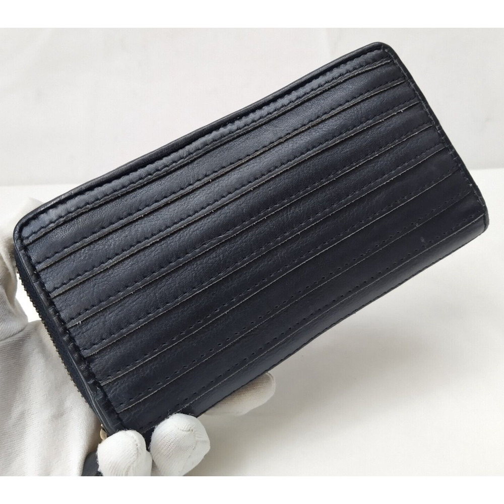 Milo of Canada Black Leather Zip Around Credit Card ID Window Wallet